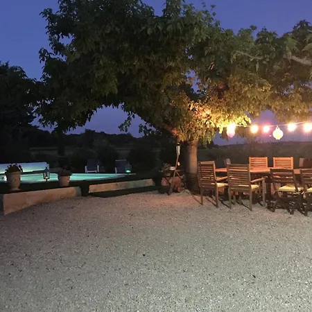 Appt 2 Pieces Dans Mas Provencal Roquemaure (Gard)