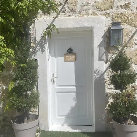 Appt 2 Pieces Dans Mas Provencal * Roquemaure (Gard)